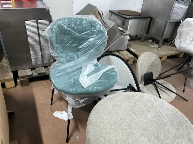 Partij meubilair - afbeelding 18 van  18