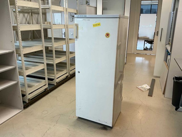 Partij meubilair - afbeelding 13 van  37