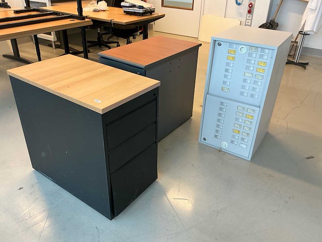 Partij meubilair - afbeelding 37 van  37