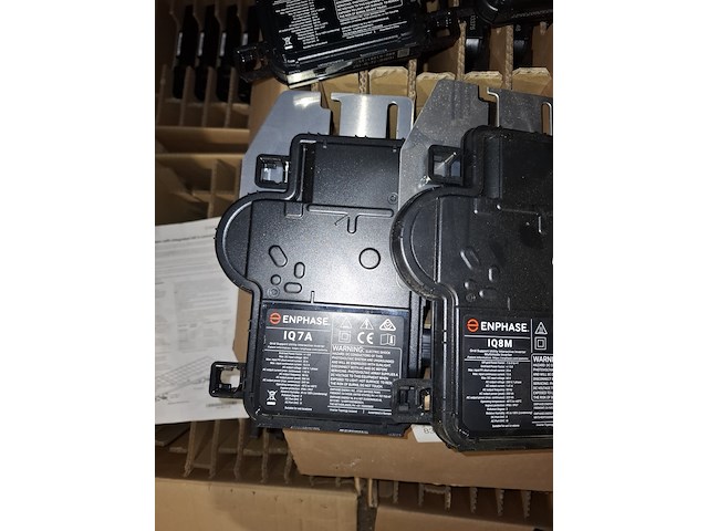 Partij micro omvormer enphase, diverse modellen - afbeelding 7 van  10