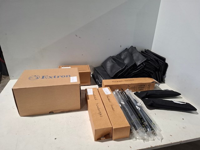 Partij microfoonset en accesoires, shure, sennheiser, 2x ew100, 73x shure 184 rever, diverse - afbeelding 1 van  11