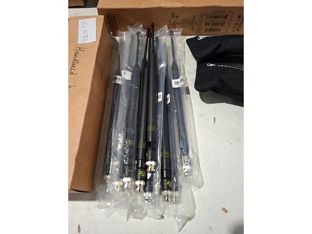 Partij microfoonset en accesoires, shure, sennheiser, 2x ew100, 73x shure 184 rever, diverse - afbeelding 6 van  11