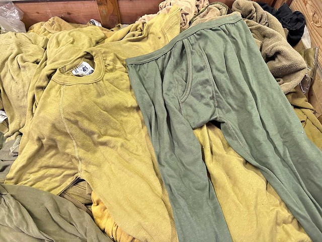 Partij militair ondergoed - afbeelding 2 van  4