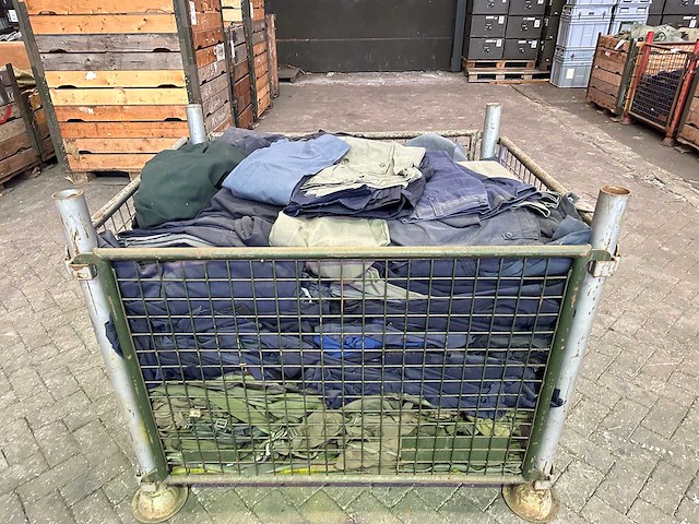 Partij militaire broeken - afbeelding 4 van  4