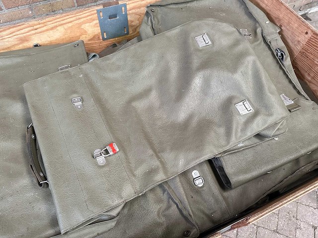 Partij militaire documenttassen - afbeelding 1 van  3