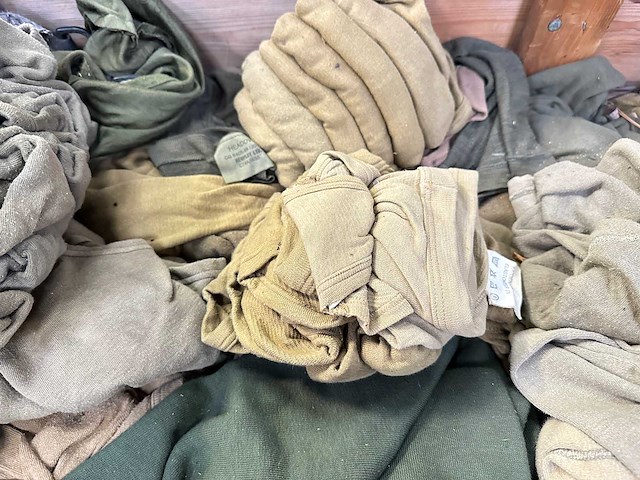 Partij militaire onderkleding - afbeelding 2 van  5