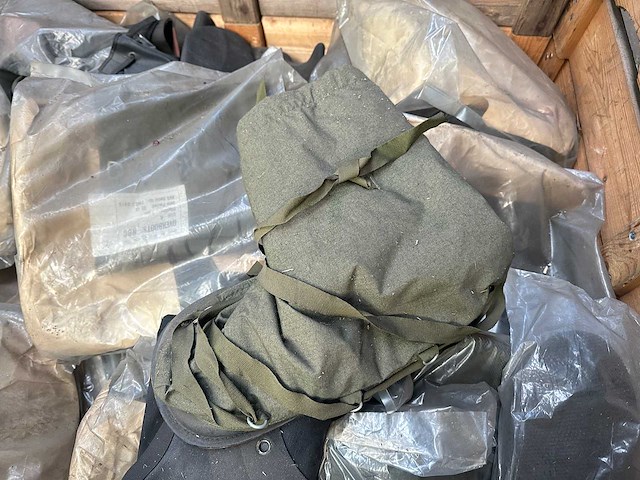 Partij militaire overschoenen - afbeelding 1 van  4