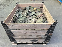 Partij militaire petten en caps - afbeelding 1 van  3