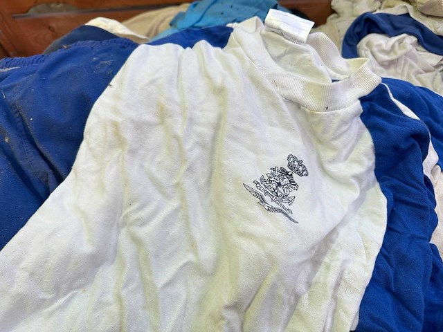 Partij militaire sportkleding - afbeelding 2 van  4