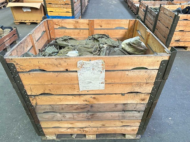 Partij militaire tassen - afbeelding 1 van  5