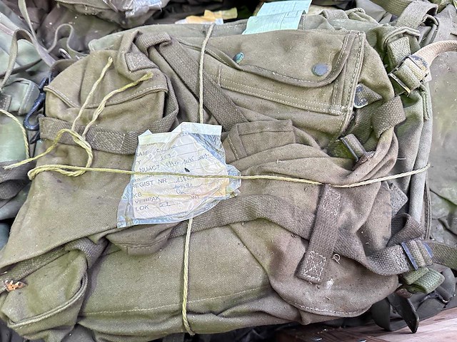 Partij militaire tassen - afbeelding 2 van  5