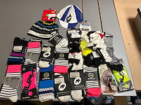 Partij mille / defeet / falke / cube sokken en handschoenen - afbeelding 1 van  8