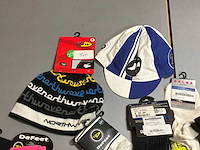 Partij mille / defeet / falke / cube sokken en handschoenen - afbeelding 2 van  8