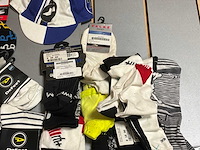 Partij mille / defeet / falke / cube sokken en handschoenen - afbeelding 3 van  8