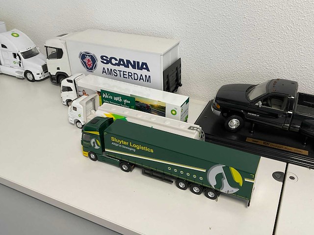 Partij miniatuurwagens - afbeelding 3 van  3