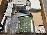 Partij mix - pneumatische cilinders, frequentieregelaar, voedingen & elektronica - afbeelding 5 van  11