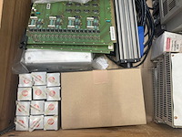 Partij mix - pneumatische cilinders, frequentieregelaar, voedingen & elektronica - afbeelding 7 van  11