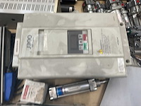 Partij mix - pneumatische cilinders, frequentieregelaar, voedingen & elektronica - afbeelding 8 van  11