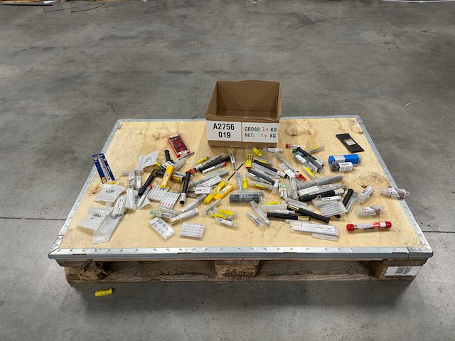 Partij mix boor- en snijgereedschap - afbeelding 1 van  8