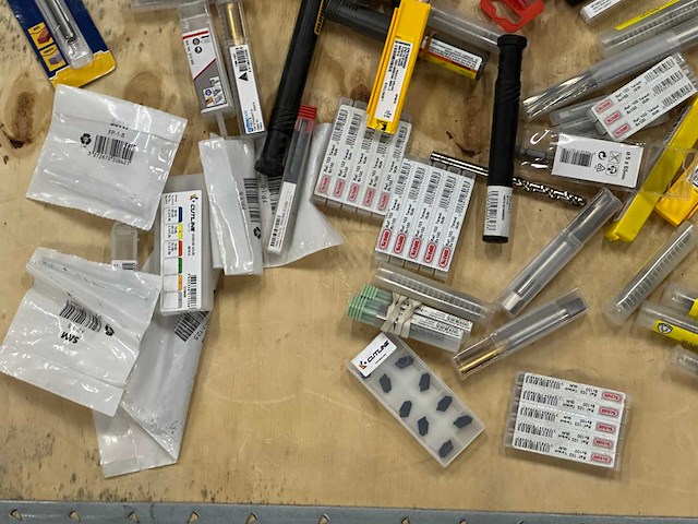 Partij mix boor- en snijgereedschap - afbeelding 2 van  8