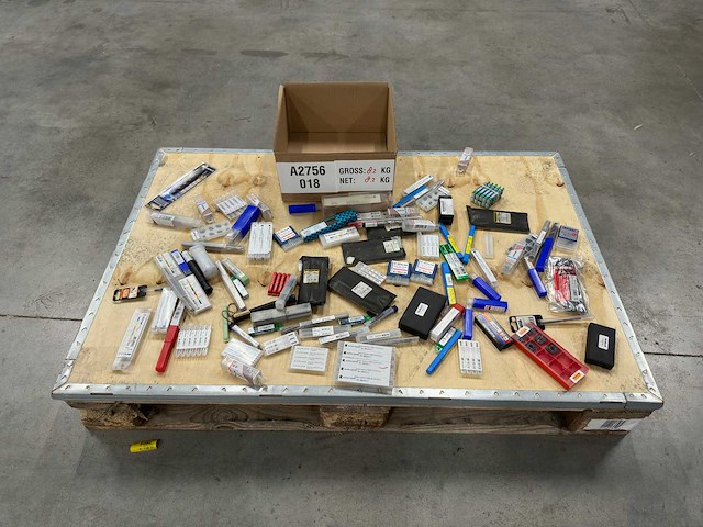 Partij mix boren, ruimers, tappen & wisselplaten - afbeelding 1 van  8