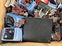 Partij mix electronica & automatisering (143kg) - afbeelding 4 van  9