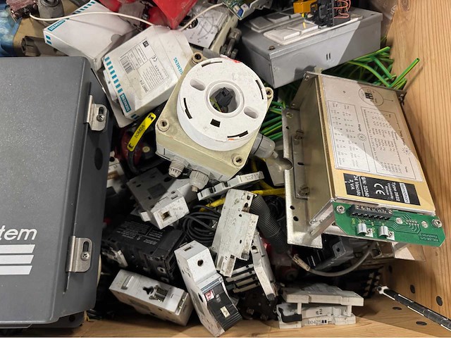 Partij mix electronica & automatisering (143kg) - afbeelding 9 van  9