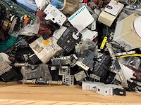 Partij mix electronica & automatisering (143kg) - afbeelding 7 van  9