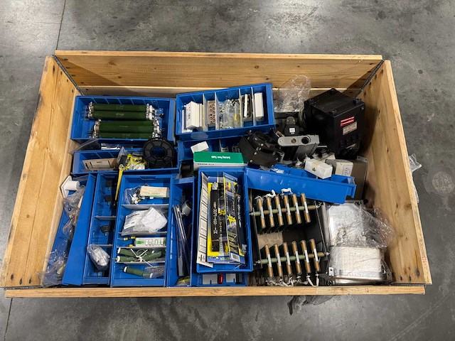 Partij mix electronica & componenten (65kg) - afbeelding 4 van  9