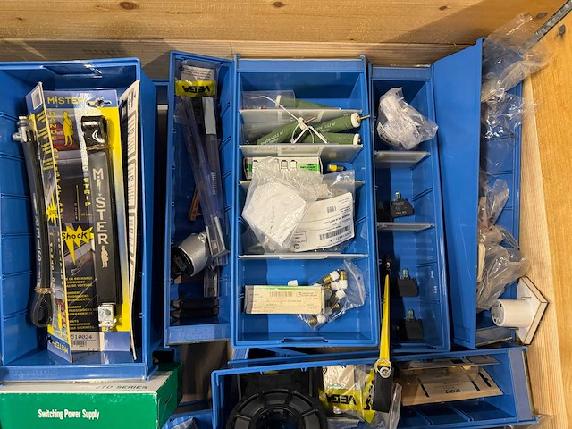 Partij mix electronica & componenten (65kg) - afbeelding 8 van  9