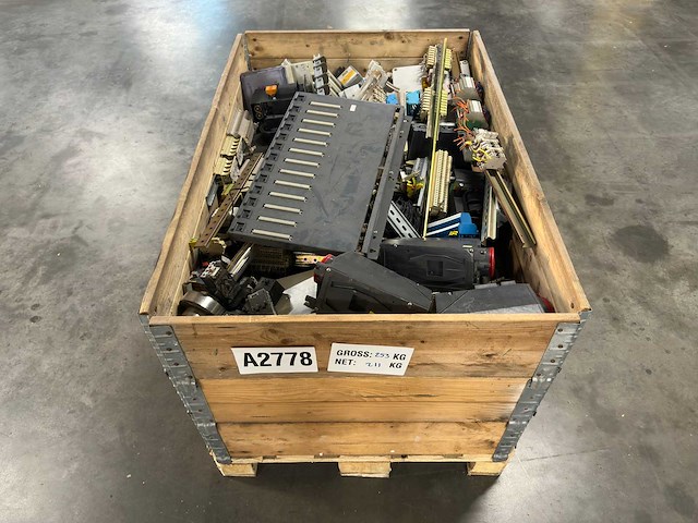 Partij mix electronica / industriële automatisering uit schakelkasten - afbeelding 1 van  8