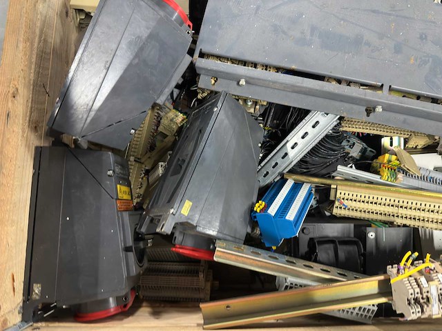 Partij mix electronica / industriële automatisering uit schakelkasten - afbeelding 5 van  8