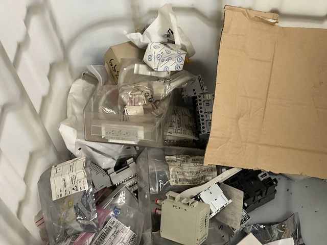 Partij mix electronica / industriële automatisering - afbeelding 6 van  10