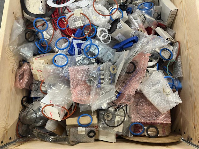 Partij mix industriële afdichtingen & pakkingen/o-ringen (99kg) - afbeelding 11 van  12