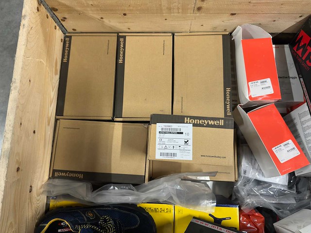 Partij mix persoonlijke beschermingsmiddelen - afbeelding 3 van  11