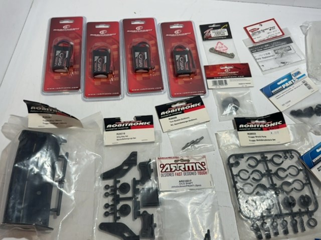 Partij mix rc onderdelen 28 stuks arrma, robitronic, kyosho en lrp - afbeelding 2 van  5