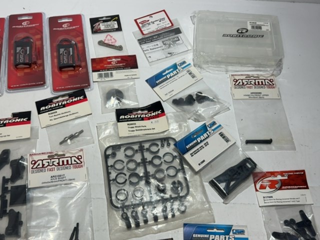 Partij mix rc onderdelen 28 stuks arrma, robitronic, kyosho en lrp - afbeelding 3 van  5