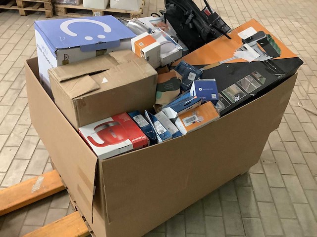 Partij mix retouren - afbeelding 1 van  3