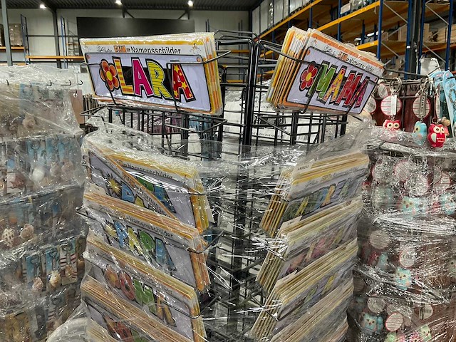 Partij mobiele vloerdisplay met inhoud - afbeelding 12 van  20