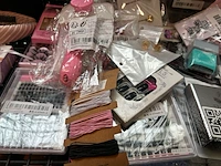 Partij mode- en haaraccessoires w.o. notino, misswink, invisibobble, magefy - afbeelding 6 van  9