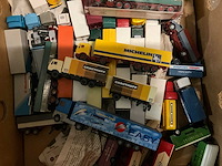 Partij model vrachtwagens - afbeelding 2 van  5