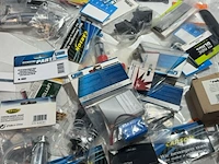 Partij modelbouw artikelen - elektronica, banden, servos, uitlaten - afbeelding 7 van  10