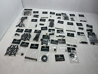 Partij modelbouw onderdelen - 34 stuks absima - afbeelding 1 van  7