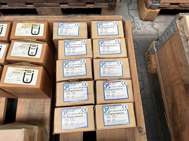 Partij moeren, bouten en ringen (4450x) - afbeelding 4 van  13