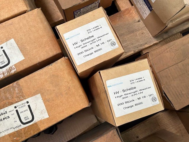 Partij moeren, bouten en ringen (4450x) - afbeelding 10 van  13