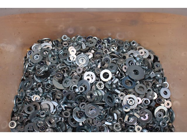 Partij moeren en ringen 4600 gram - afbeelding 3 van  9