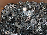 Partij moeren en ringen 4600 gram - afbeelding 4 van  9