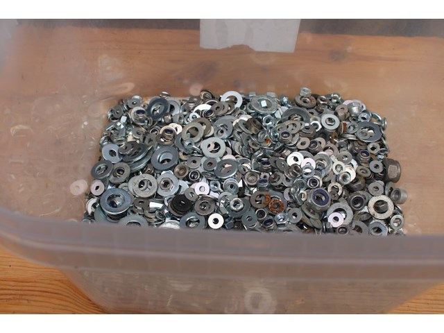 Partij moeren en ringen 5100 gram - afbeelding 5 van  11