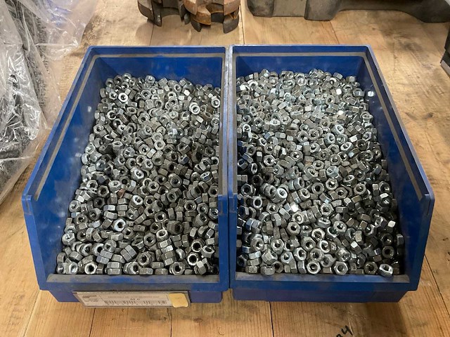 Partij moeren, “m6” - afbeelding 1 van  1