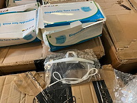 Partij mondkapjes en -maskers - afbeelding 1 van  7